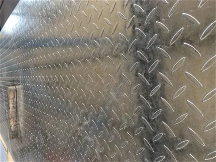 镀锌花纹板